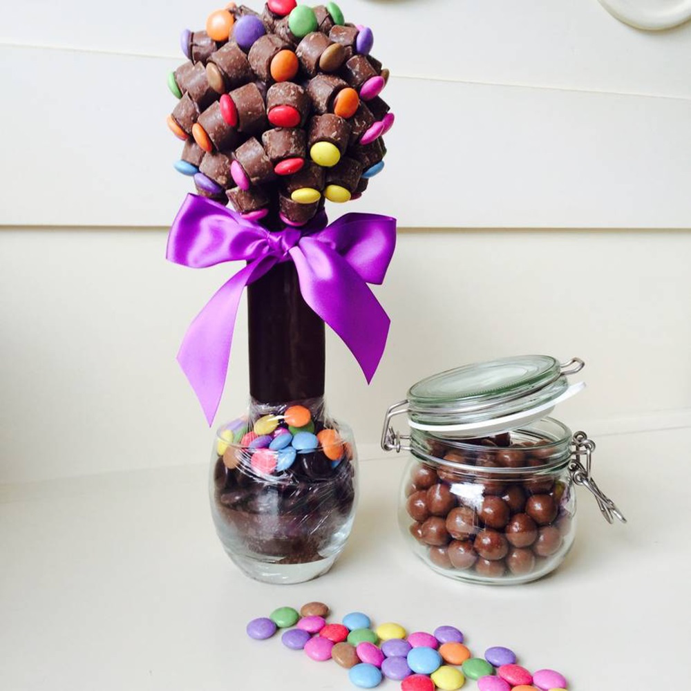 PERSONALISED CHOCOLATE ROLO & SMARTIE SWEET TREE