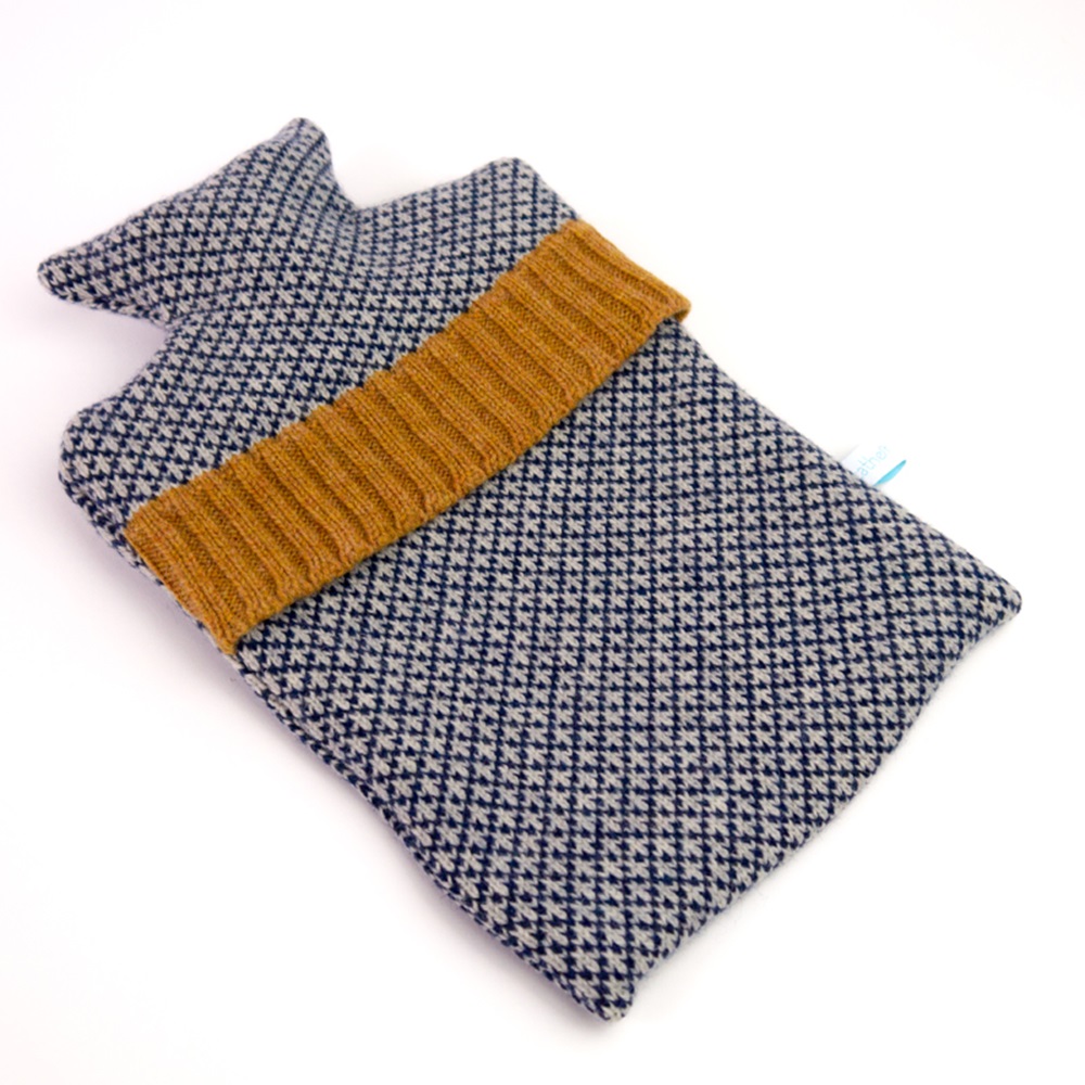KNITTED LAMBSWOOL HOT WATER BOTTLE COVER Navy Check