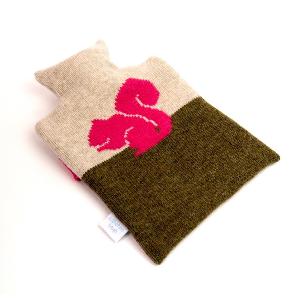 KNITTED LAMBSWOOL HOT WATER BOTTLE COVER Pink Squirrel