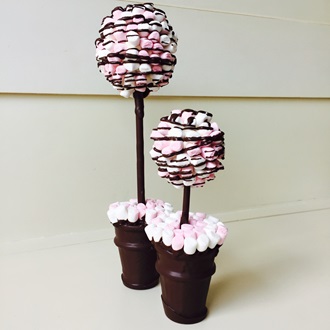 PERSONALISED CHOCOLATE SWEET TREE in Marshmallow Drizzle