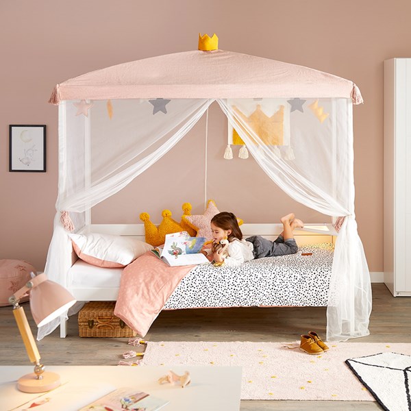 Lifetime-Four-Poster-Bed-with-Princess-Canopy-from-Lorena-Canals