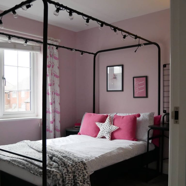 Go Ultra Chic with a Metal Bed