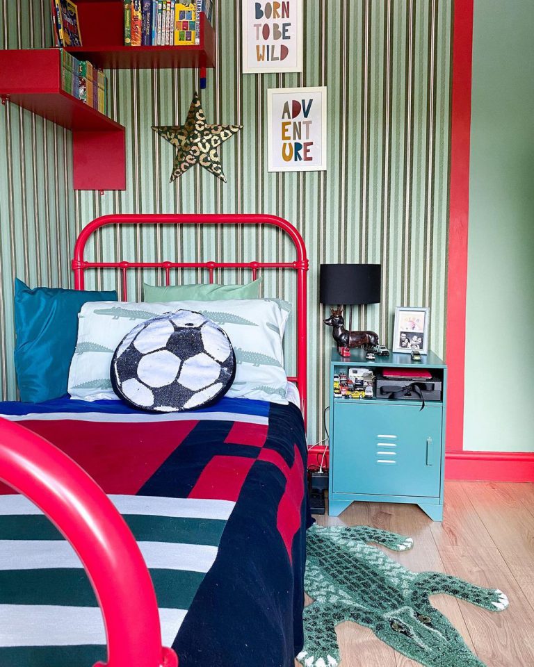 Viva Magenta! Bring Pantone’s Colour of the Year into the Kid’s Bedroom