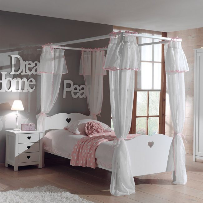 Amori-White-Four-Poster-Bed-with-Curtains