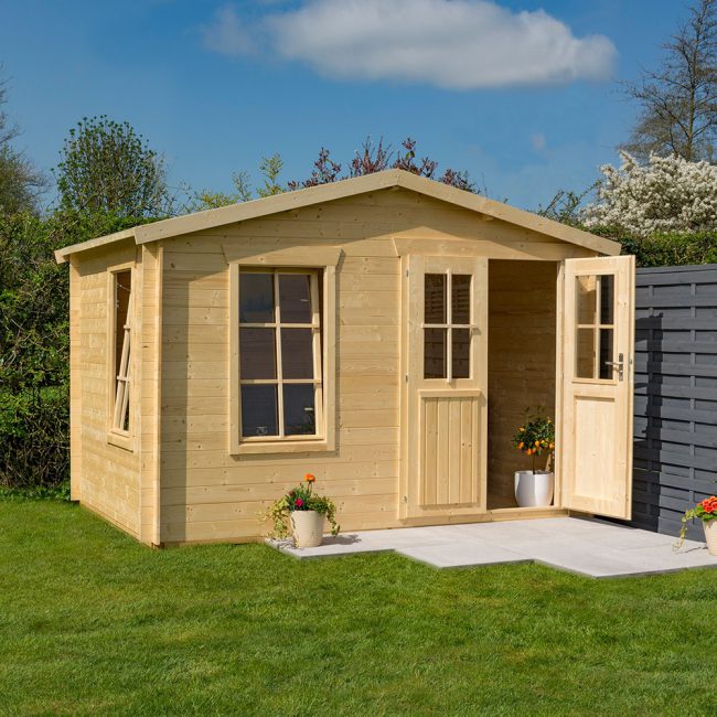 Garden-Studio-with-Modern-Glazed-Windows