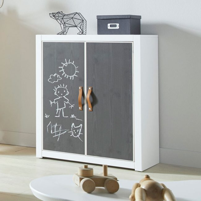 Kids-Bedroom-Storage-Cabinet-with-Chalkboard-Doors