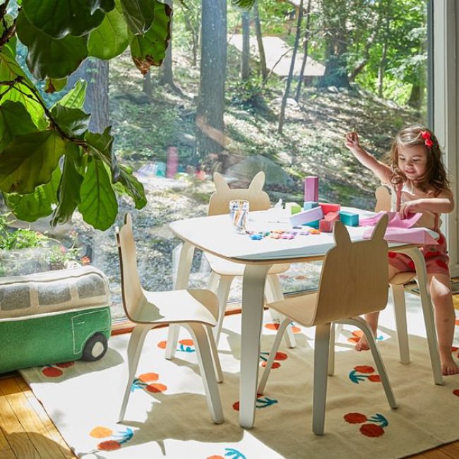 Kids-Oeuf-Play-Table-and-Chairs