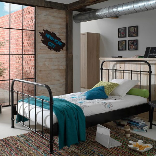 New-York-Black-Metal-Bed-Frame