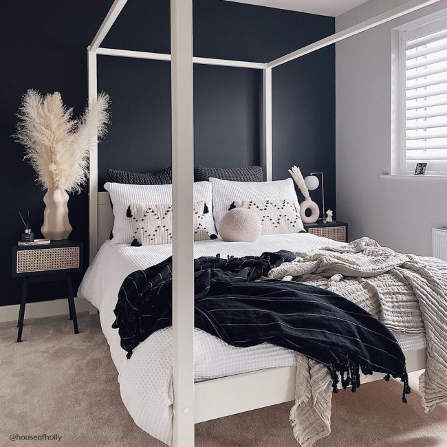 Pino-Four-Poster-Double-Bed-Frame-in-White