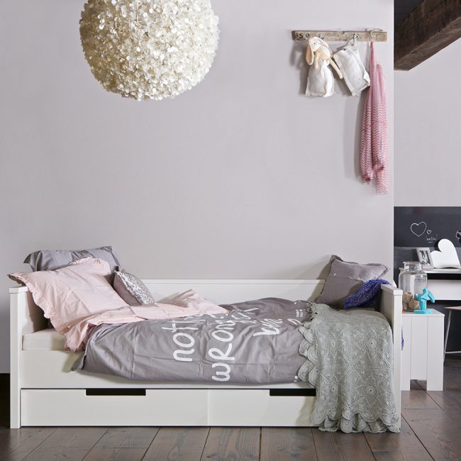 Woood-Jade-Day-Bed-in-White-with-Storage