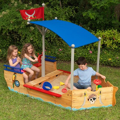 Pirate Sandboat HONEY JOY Pirate Boat Wood Sandbox for Kids with Bench Seat and Flag 