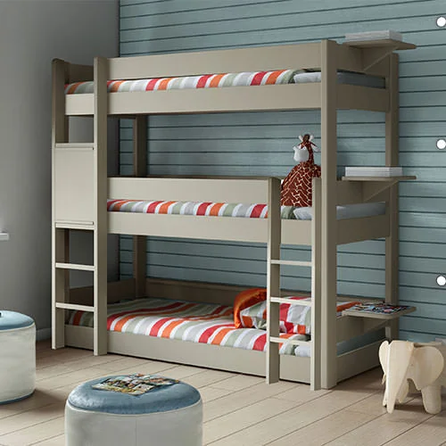 Triple bunk beds