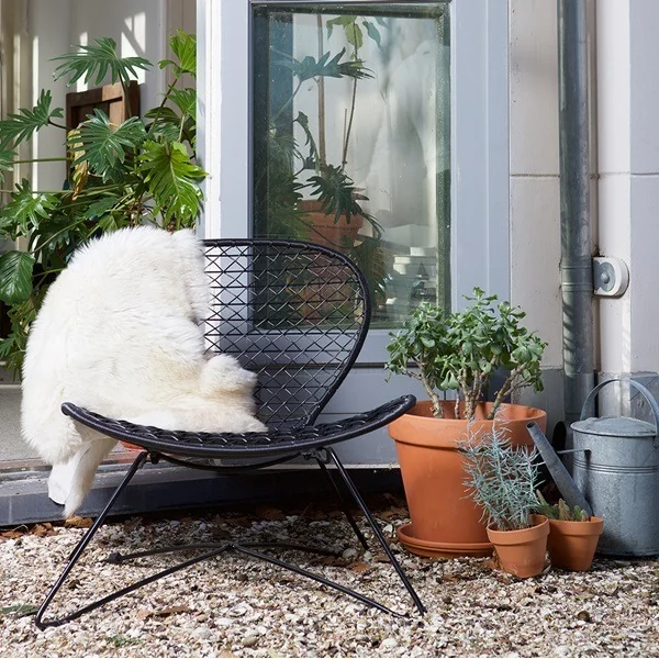 Outdoor sling chair in black