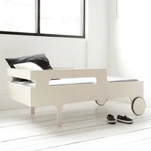 Toddler bed in whitewash