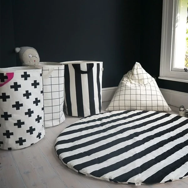 Kids storage sacks in 3 monochrome designs