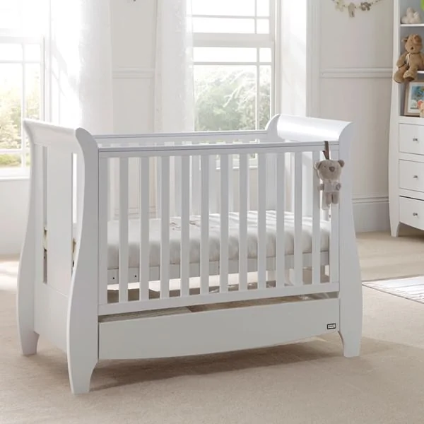 Baby and toddler bed with convertible wooden frame