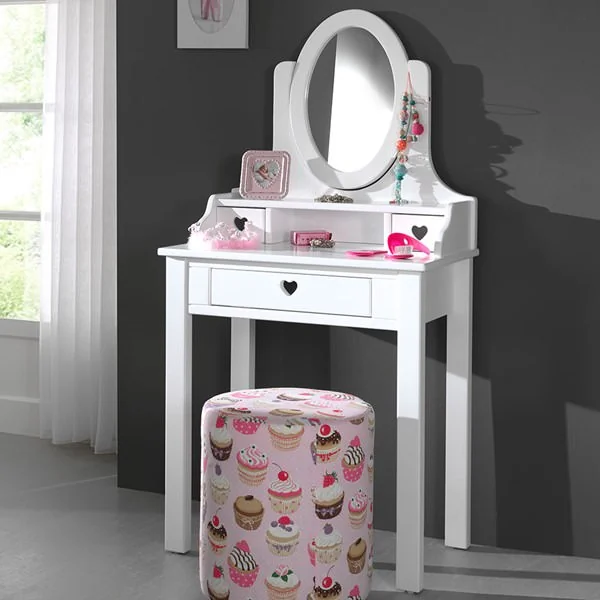 Amori dressing table with heart detail