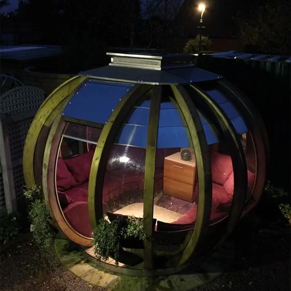 Deluxe summer house night time