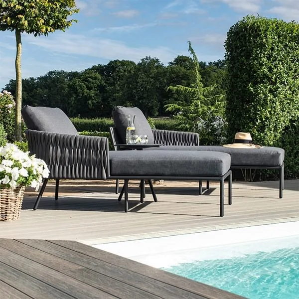 Marina sunlounger and table