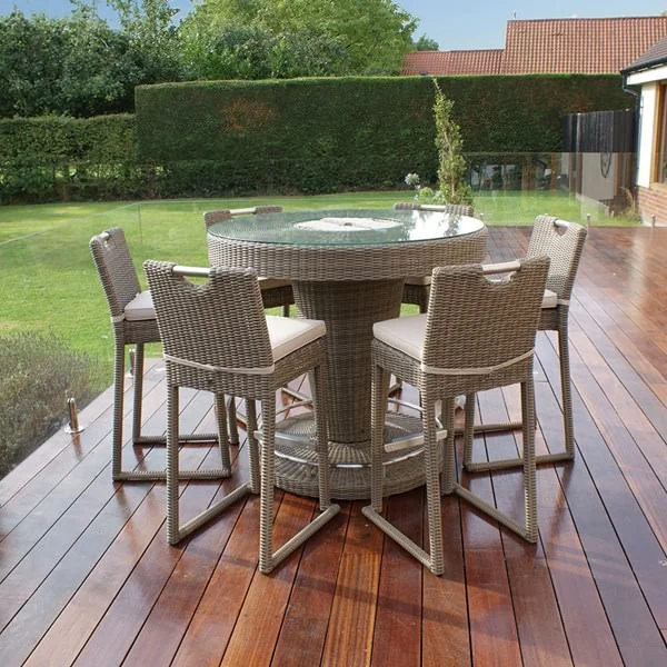 Round bar table and 6 chairs from maze rattan
