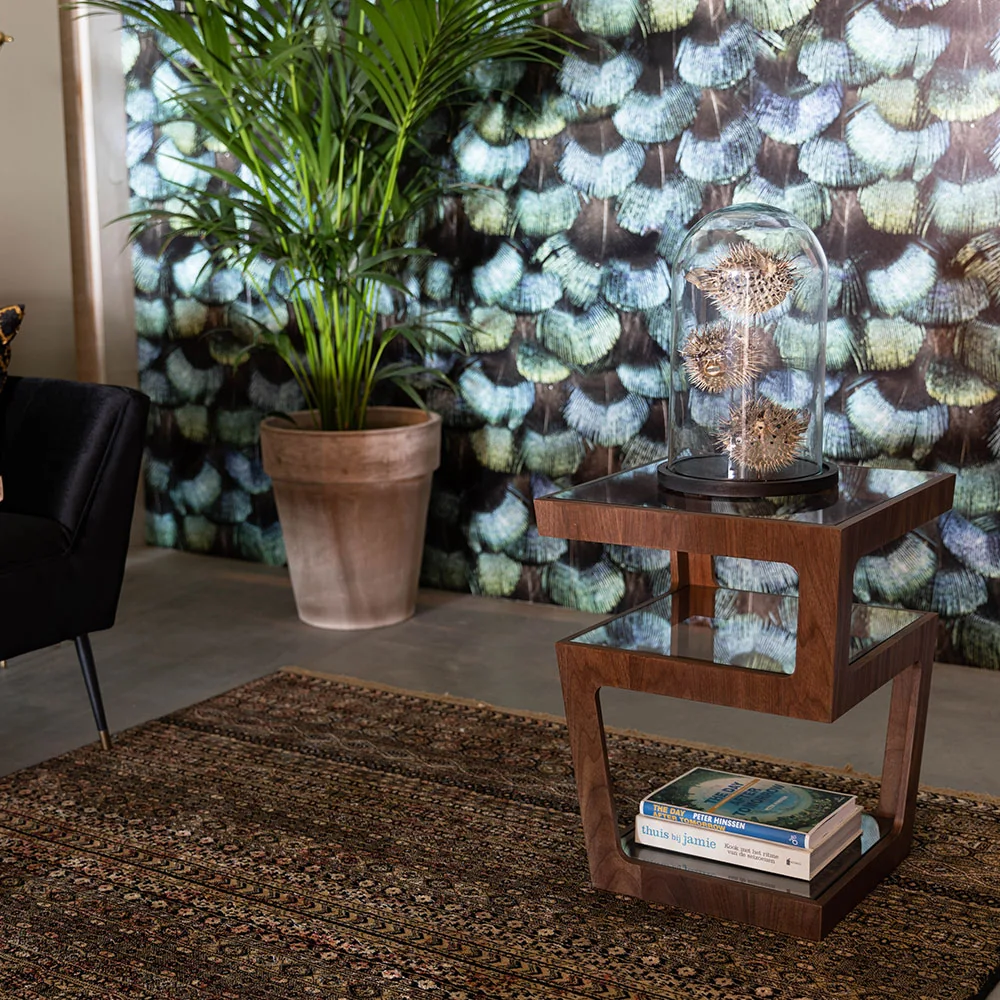 Glavo side table in walnut veneer