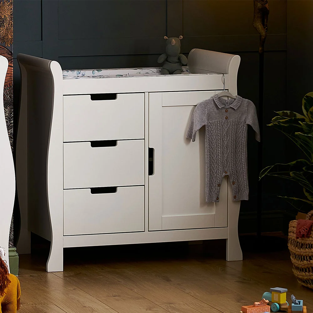 Stamford closed changing unit white