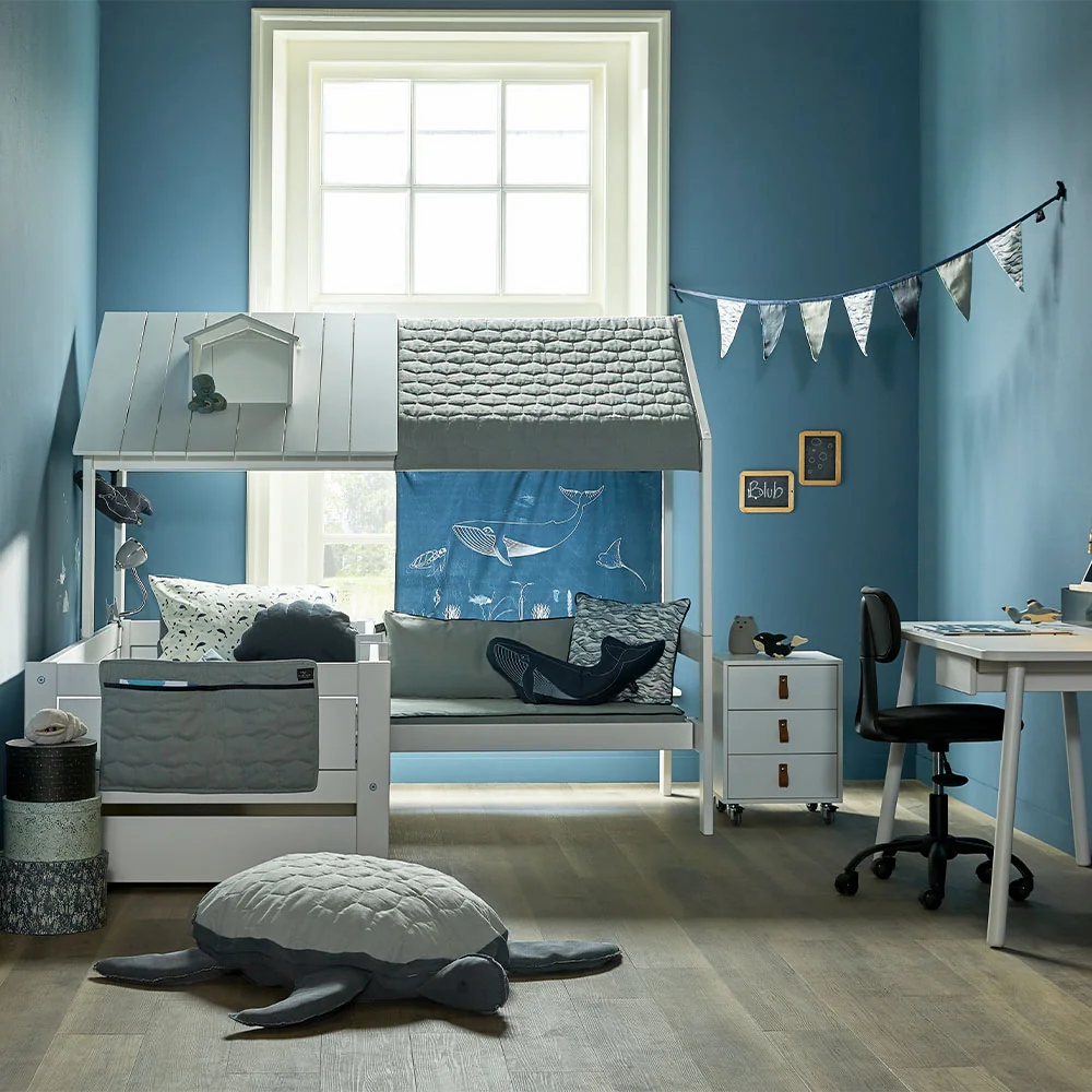 Ocean life beach house bed