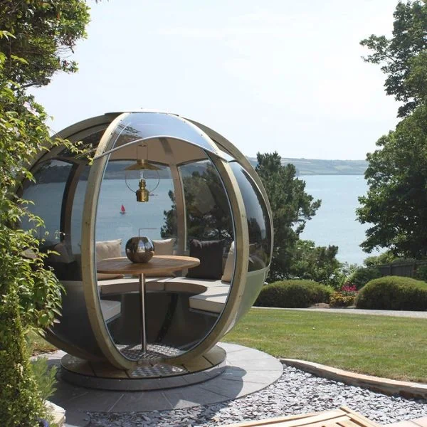 Rotating garden pod