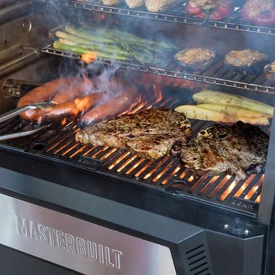 Multiple cooking shelfs for outdoor grill