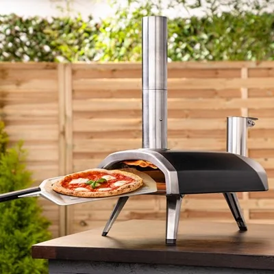 Ooni fyra outdoor garden pizza oven