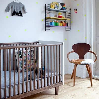 Rhea nursery crib with walnut details