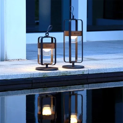 Set of 2 solar lanterns
