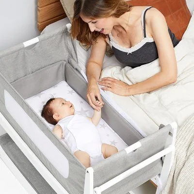 Snuzpod 4 dusk roomset women with baby