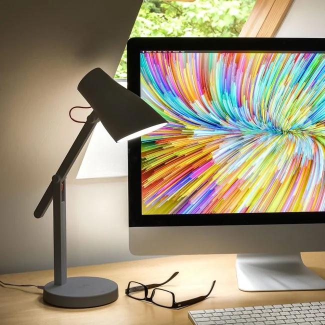 Pixi-Office-Desk-Light-with-Wireless-Charging