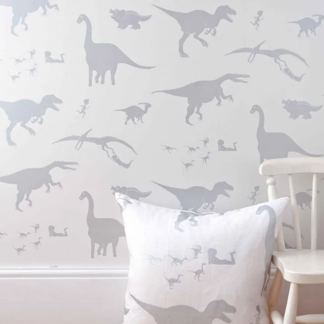 white_wallpaper_cushion