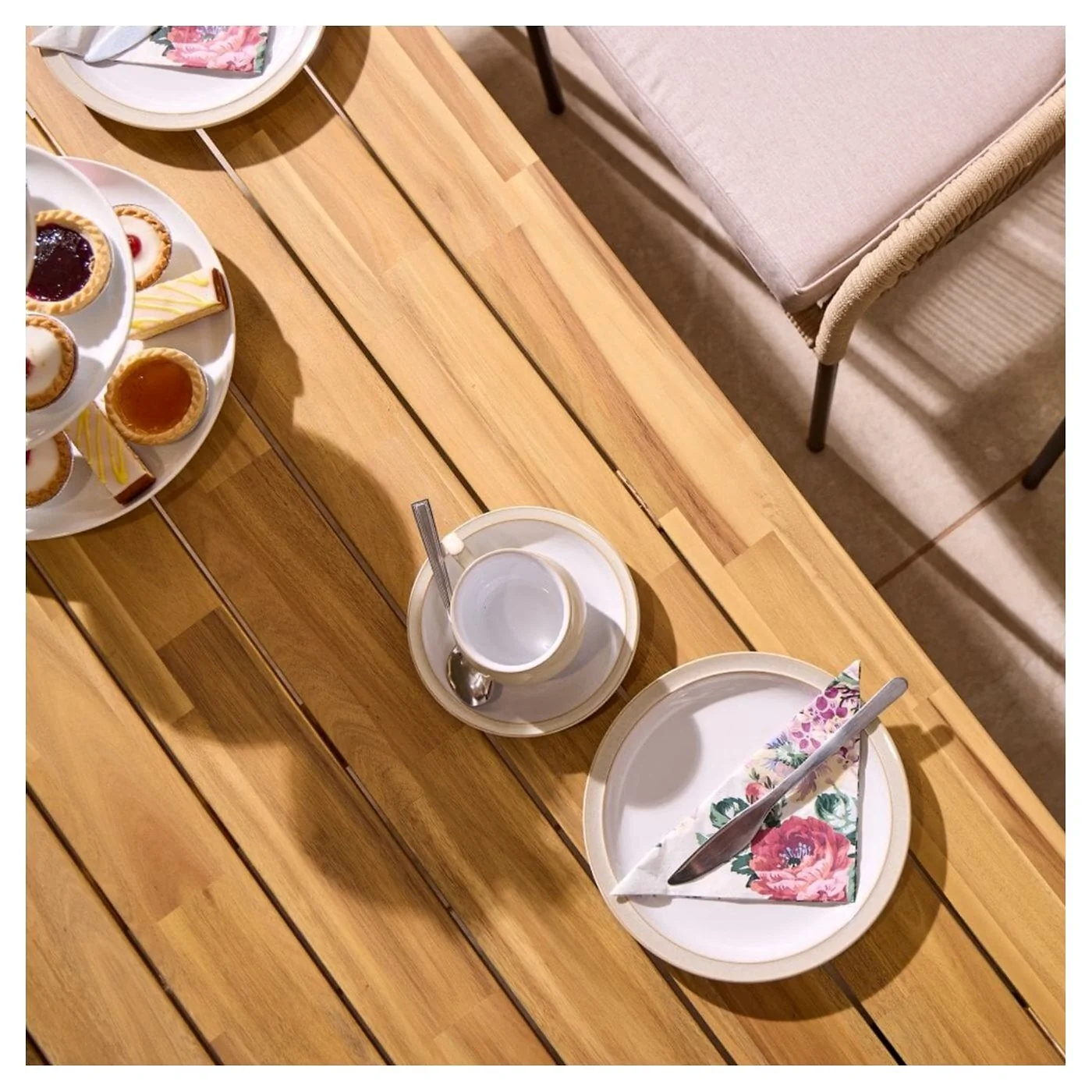 Rowlinson Oslo 6 Seat Dining Set image 13