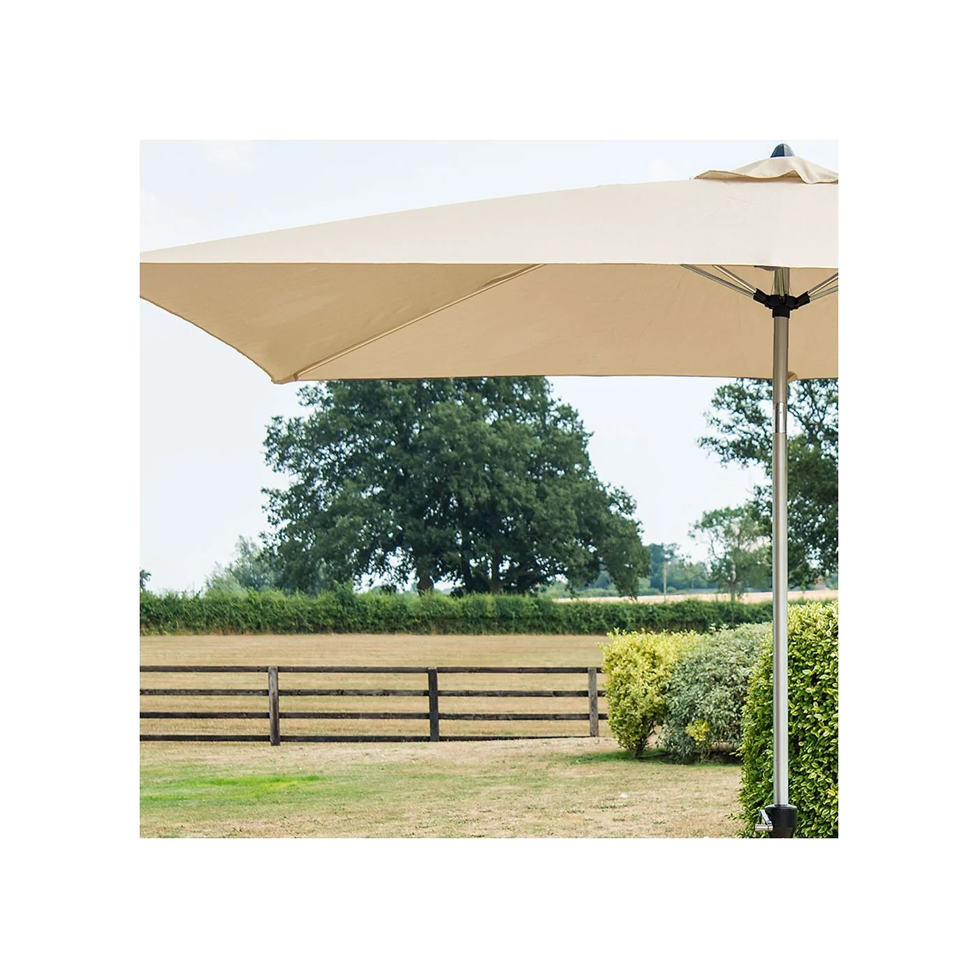 Maze Rattan 3m x 2m Rectangular Garden Parasol image 3