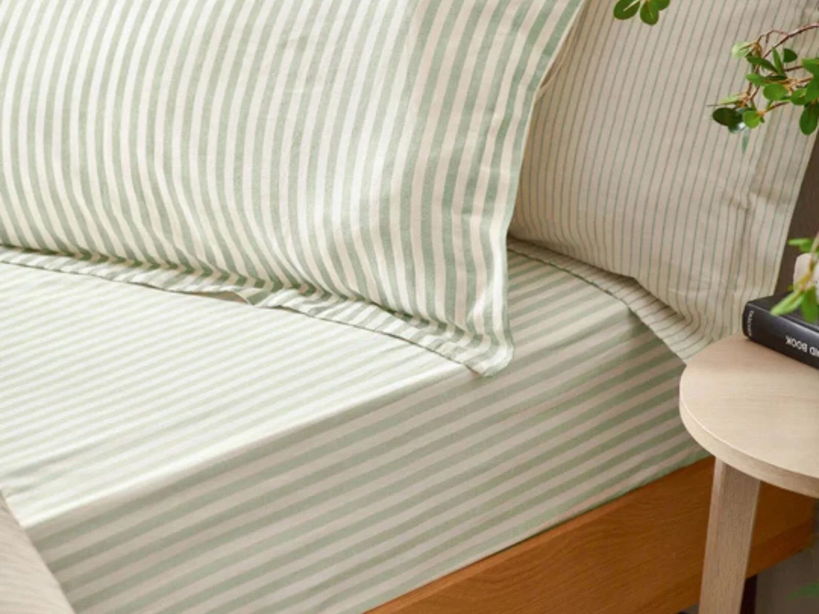 Yard Hebden striped fitted bed sheet in 100% cotton