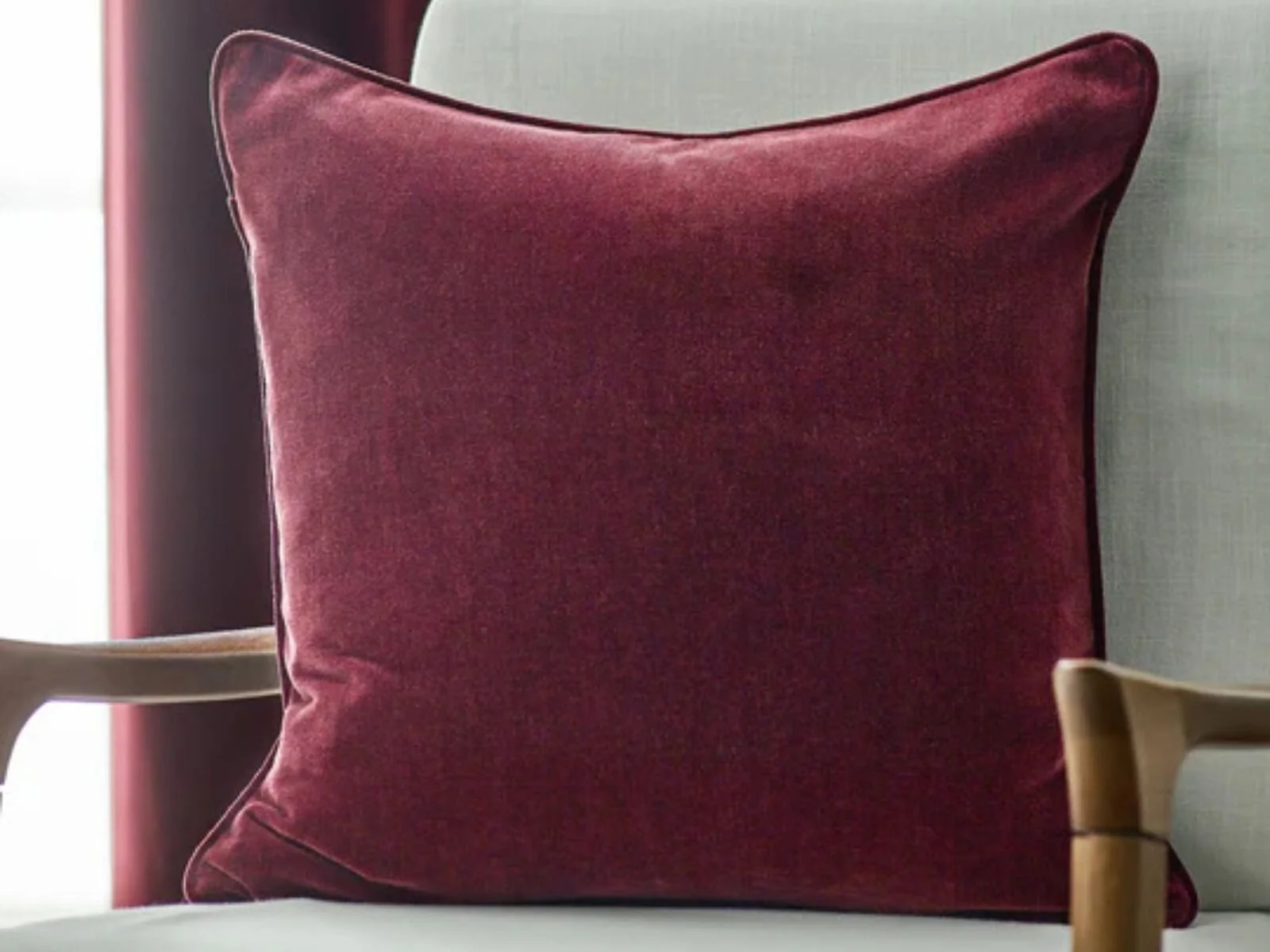 Yard Heavy Chenille 50 x 50cm feather cushion in soft chenille velvet