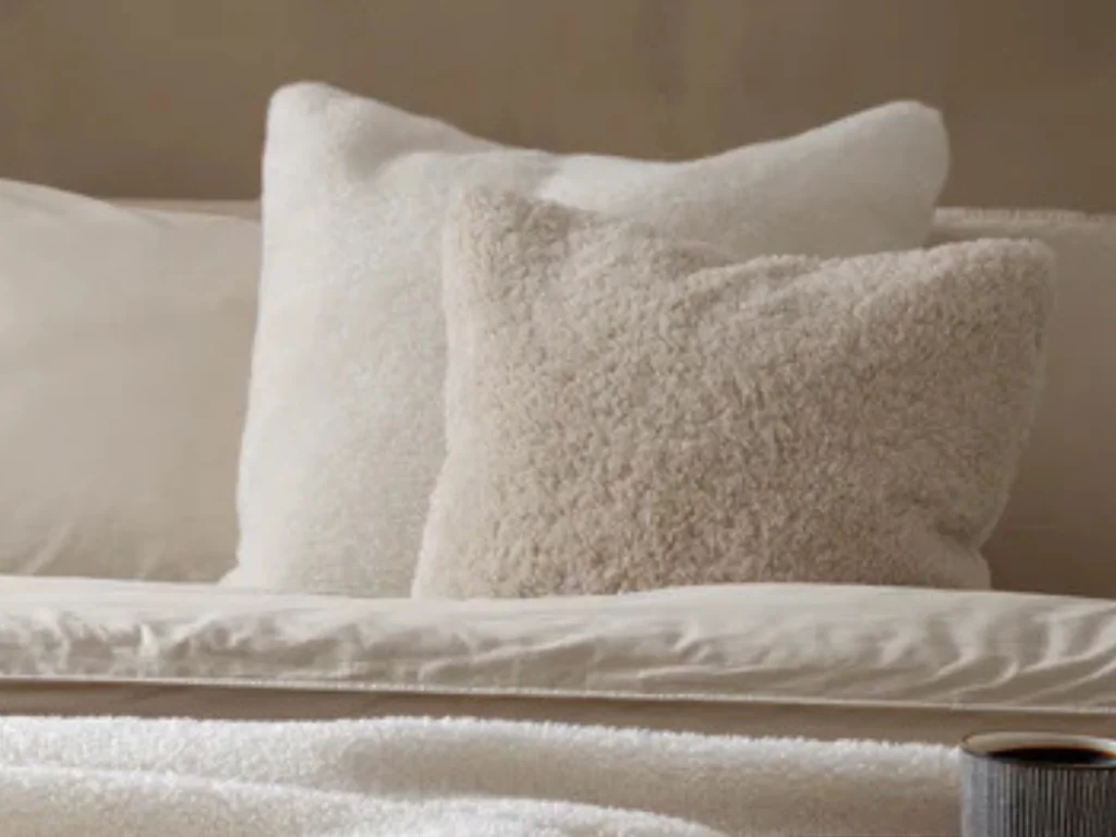 Yard Olann faux shearling cushion natural