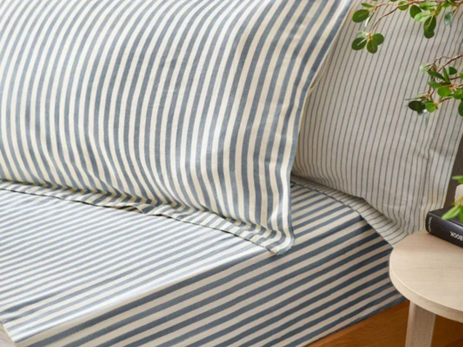 Yard Hebden striped fitted bed sheet in 100% cotton