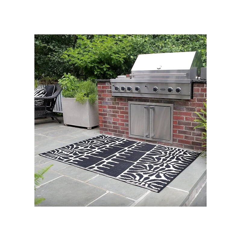 Fab Hab Serowe Outdoor Rug in Black image 4