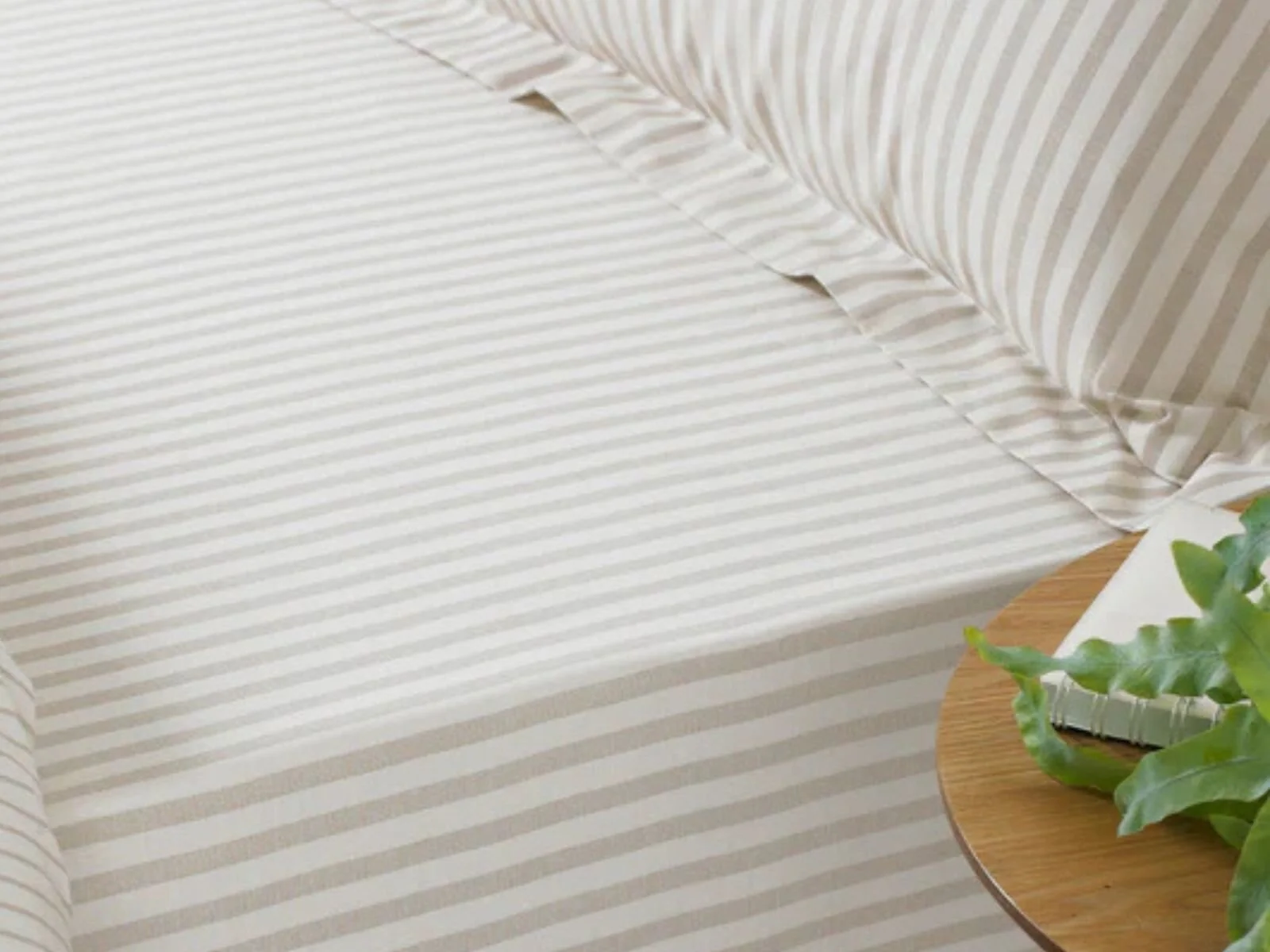 Yard Hebden striped fitted bed sheet in 100% cotton