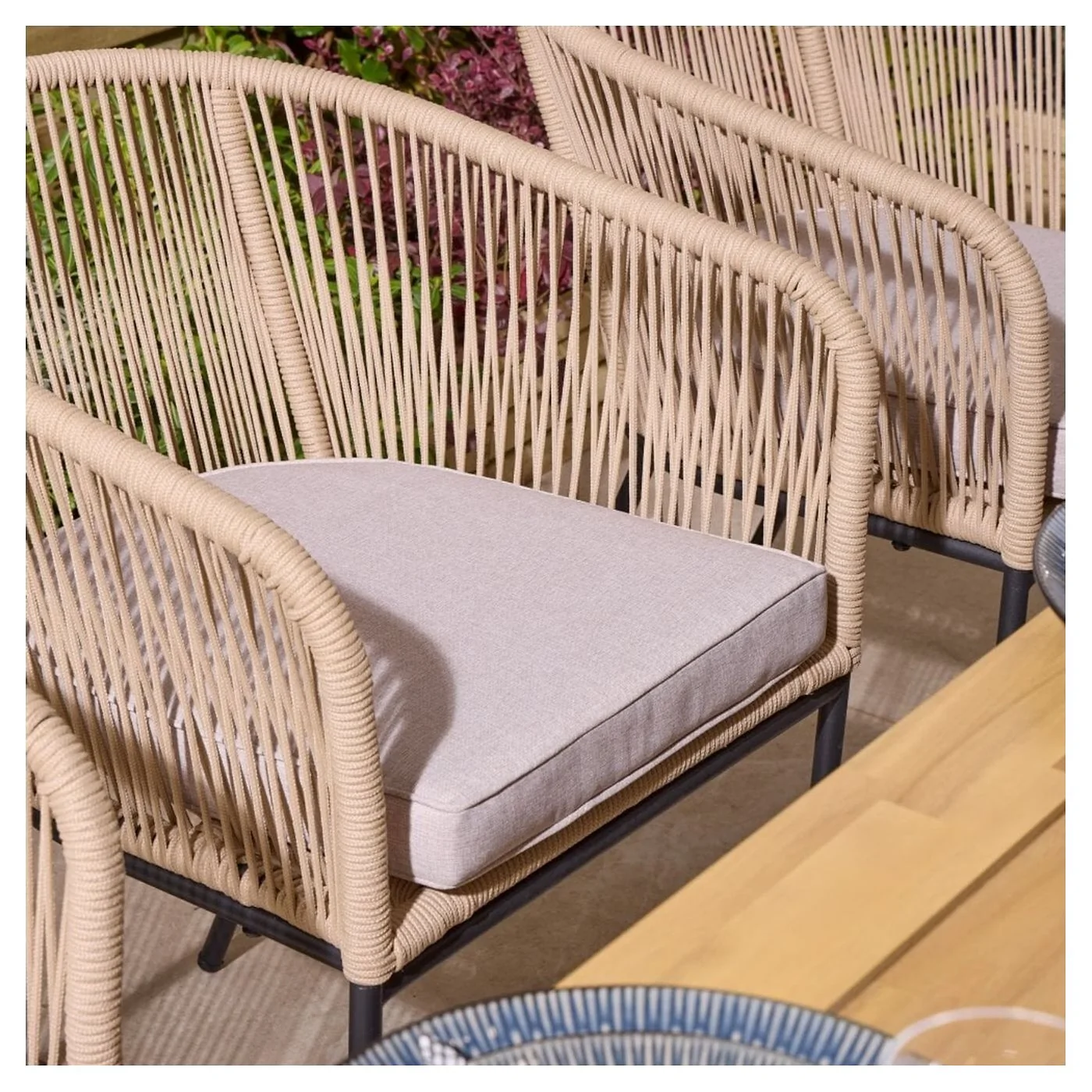 Rowlinson Oslo 6 Seat Dining Set image 16