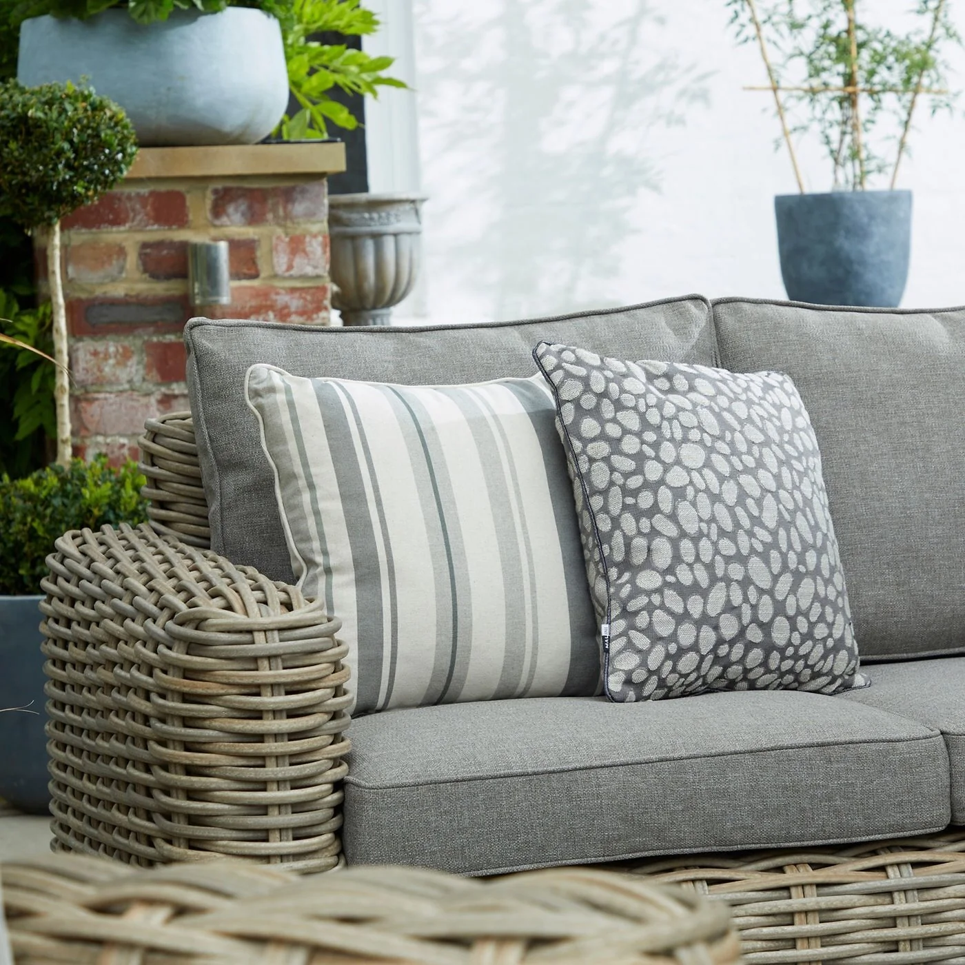 Amalfi Collection Outdoor Five Seater Set image 8