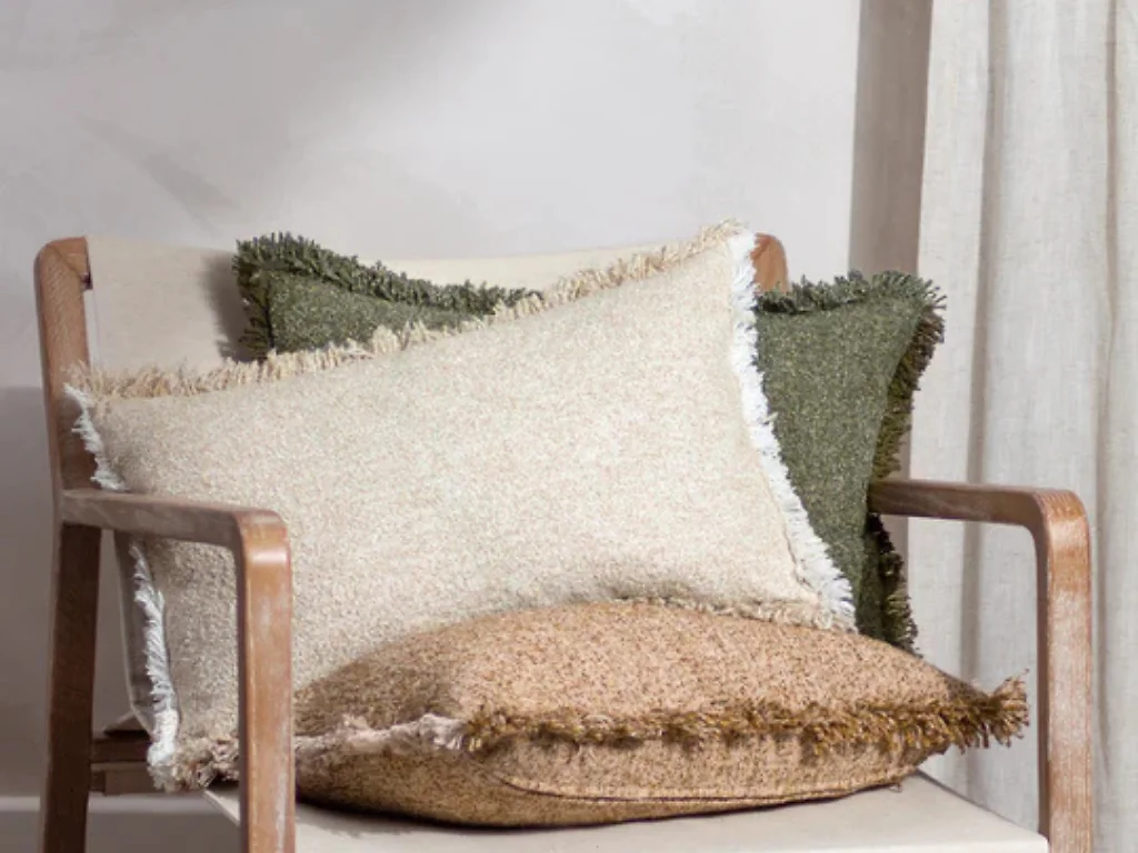 Yard Doze textured rectangular cushion