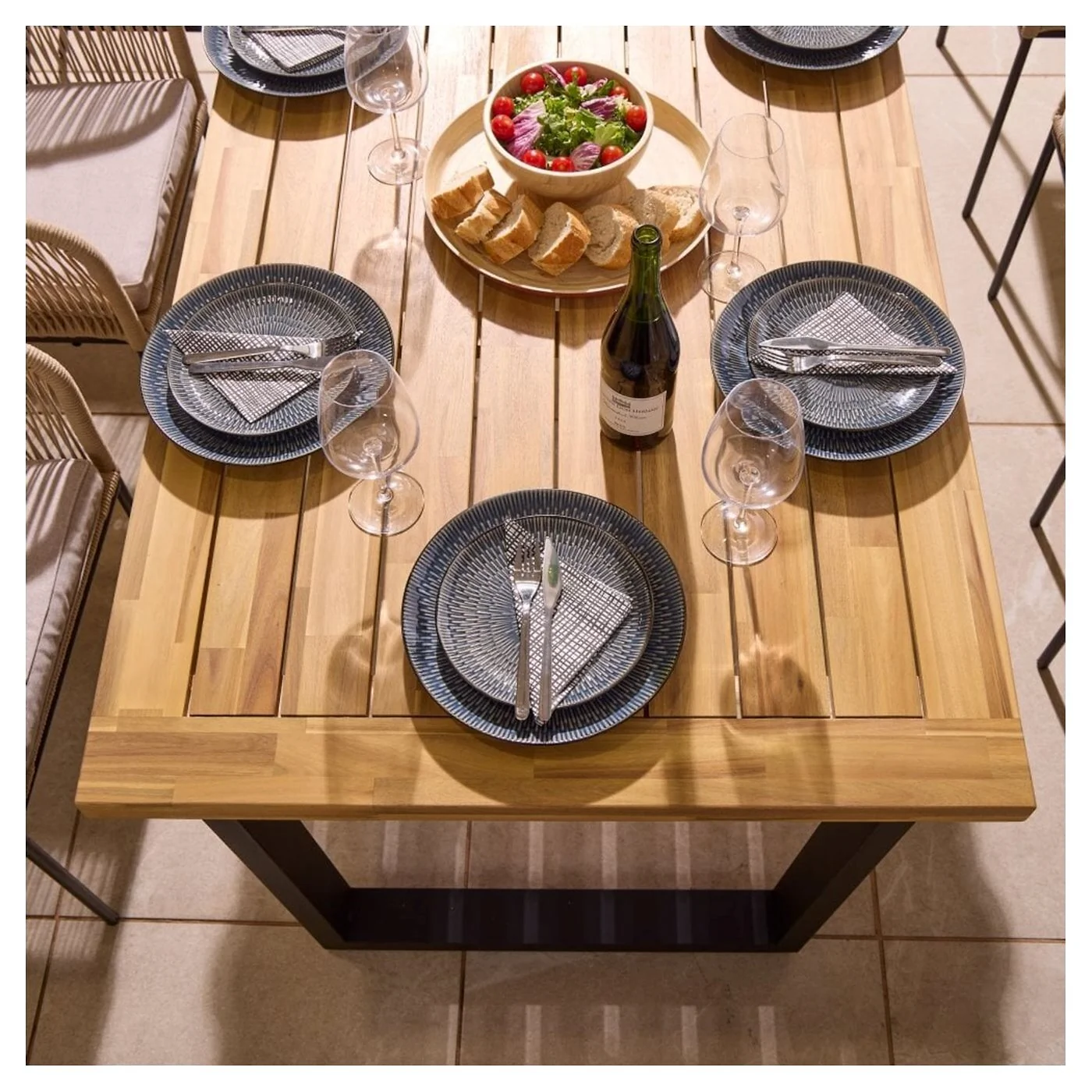 Rowlinson Oslo 8 Seat Dining Set image 6